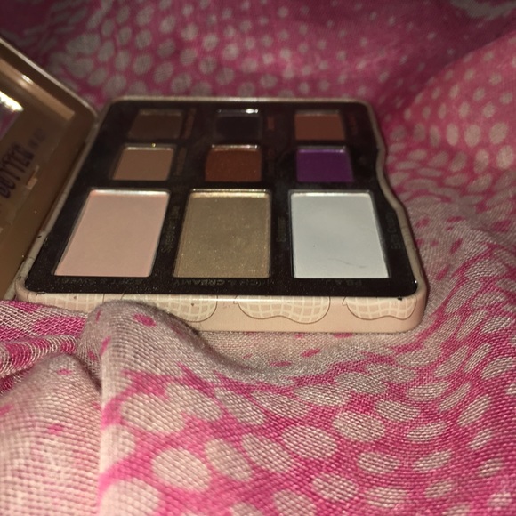 Too faced peanut butter and jelly eye palette - Picture 4 of 4